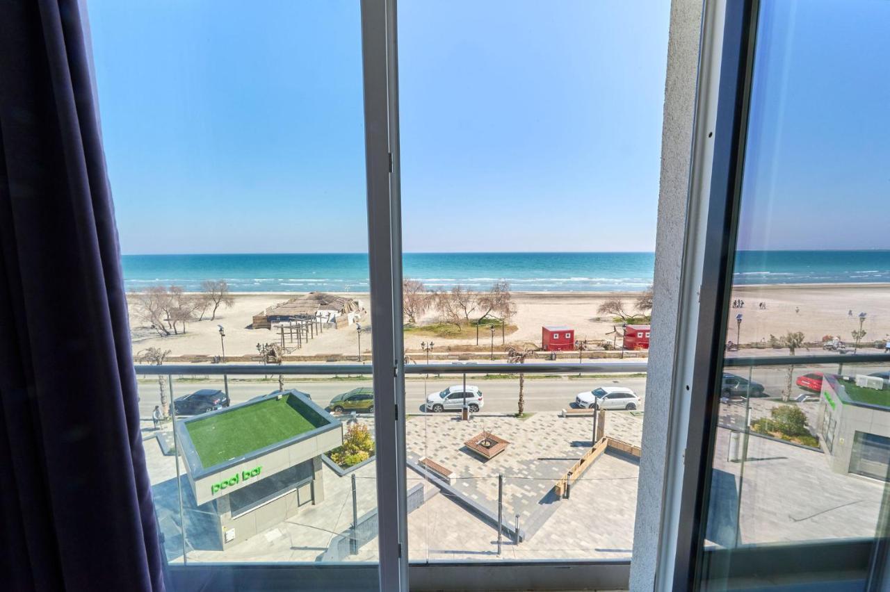 Glamour Red Apartment 22 In Spa Pool Resort Mamaia Buitenkant foto