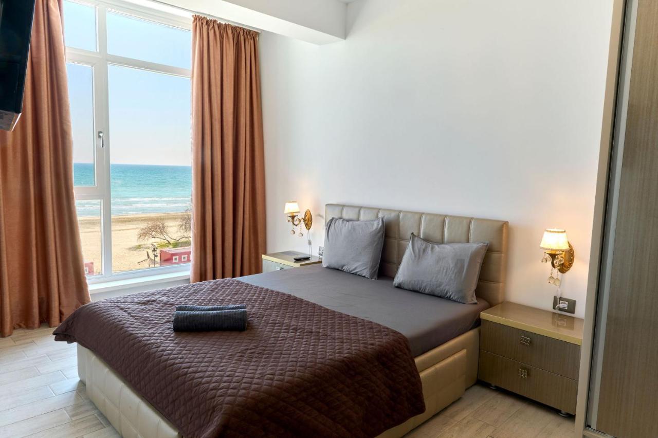 Glamour Red Apartment 22 In Spa Pool Resort Mamaia Buitenkant foto