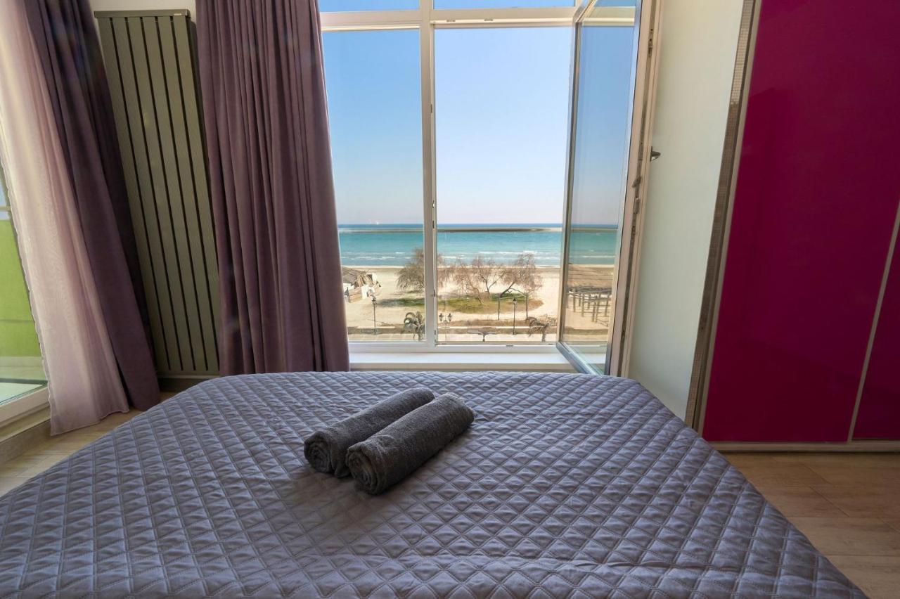 Glamour Red Apartment 22 In Spa Pool Resort Mamaia Buitenkant foto