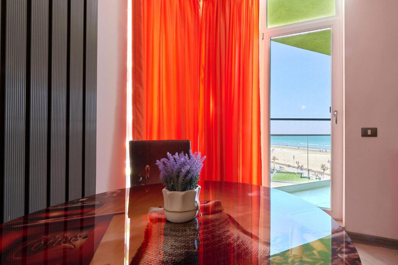 Glamour Red Apartment 22 In Spa Pool Resort Mamaia Buitenkant foto