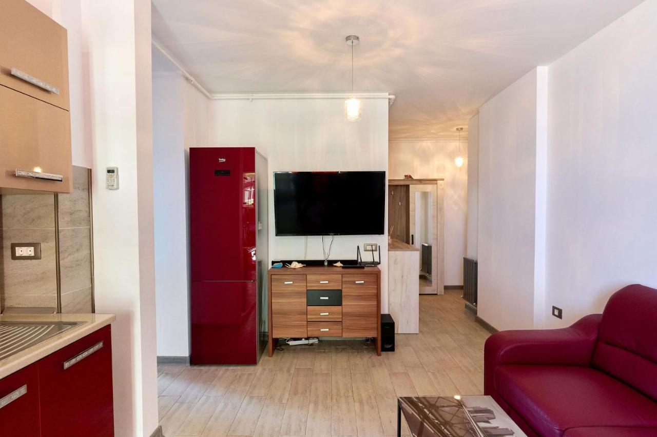 Glamour Red Apartment 22 In Spa Pool Resort Mamaia Buitenkant foto