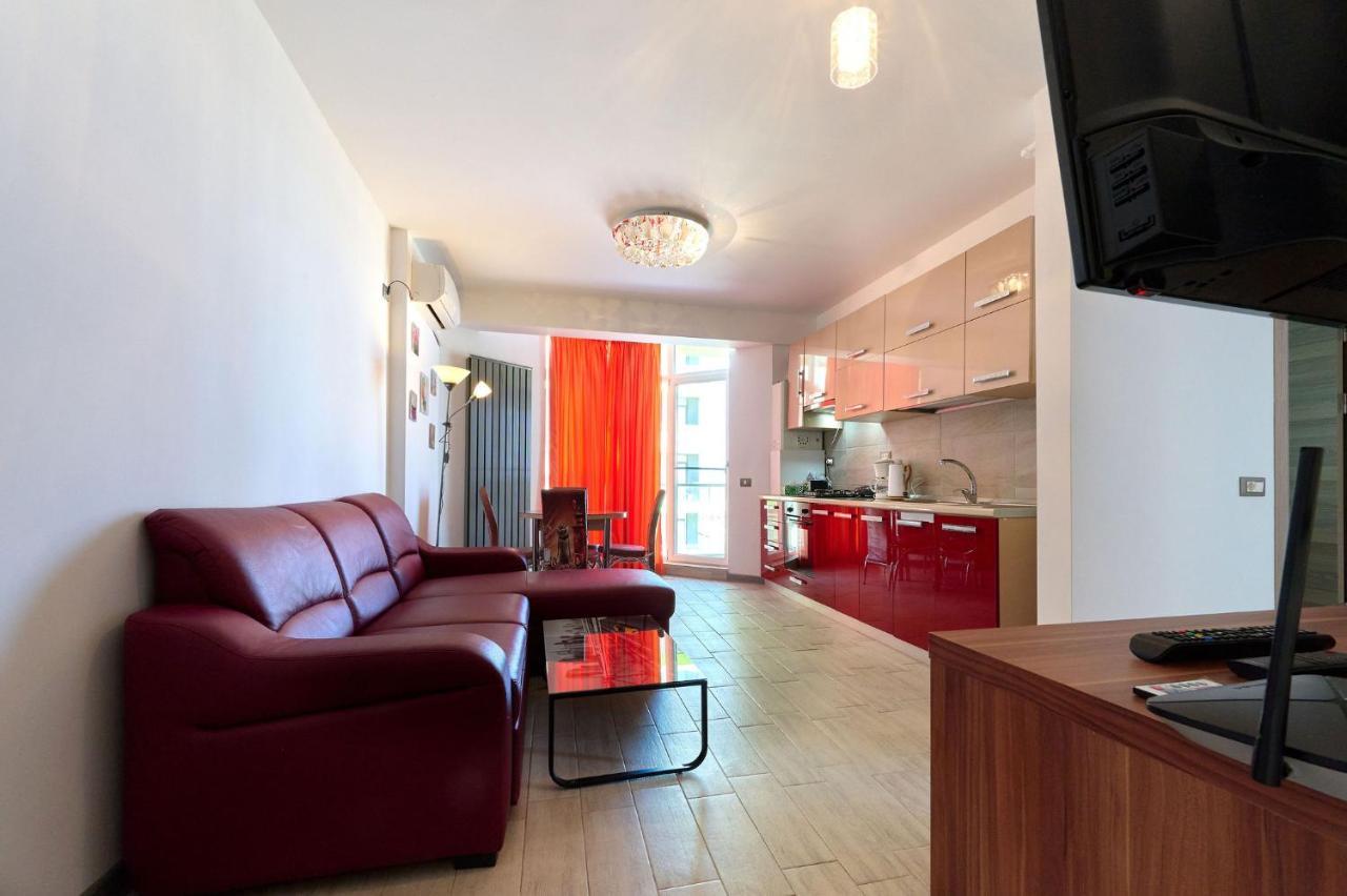 Glamour Red Apartment 22 In Spa Pool Resort Mamaia Buitenkant foto
