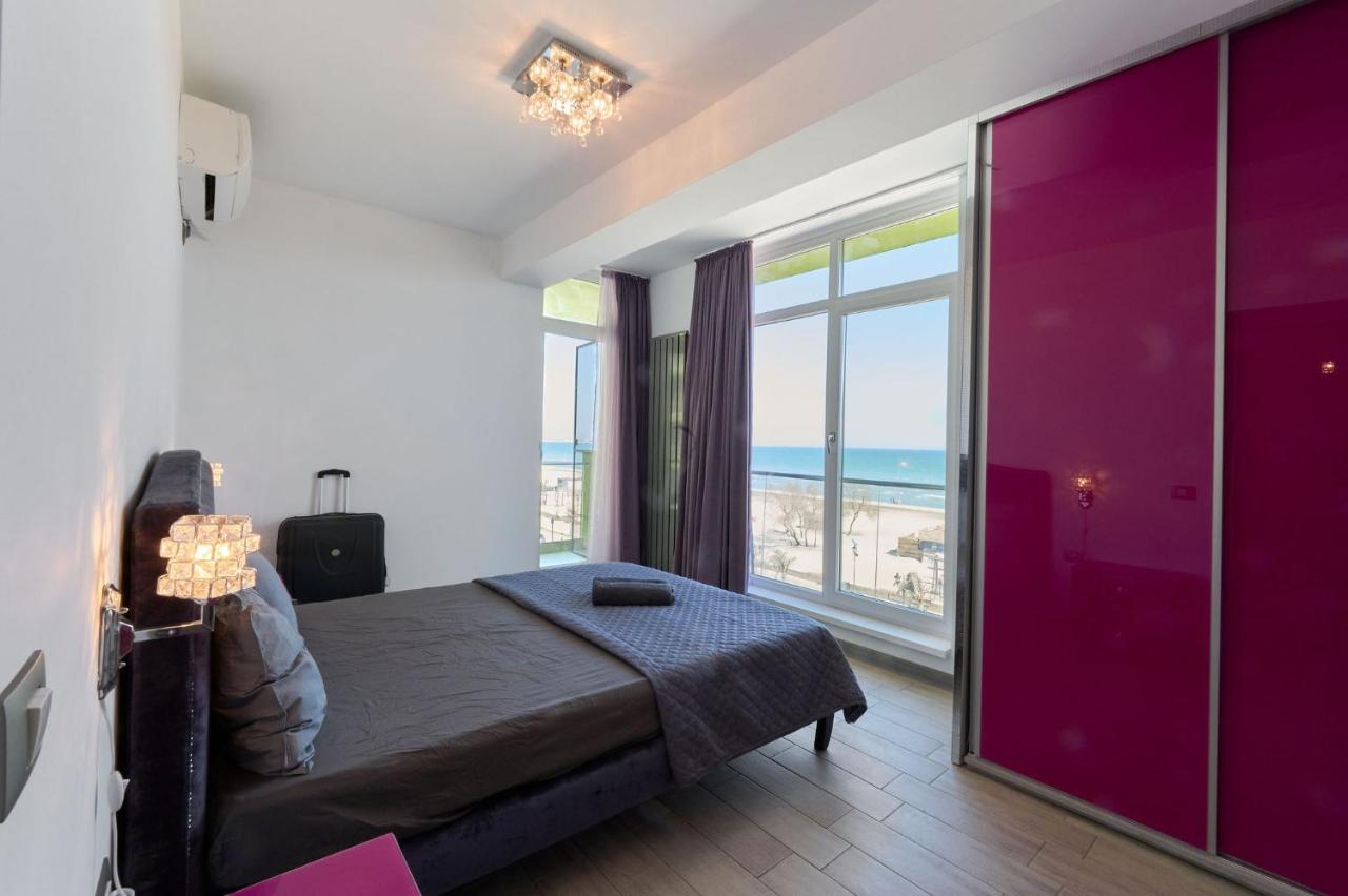 Glamour Red Apartment 22 In Spa Pool Resort Mamaia Buitenkant foto