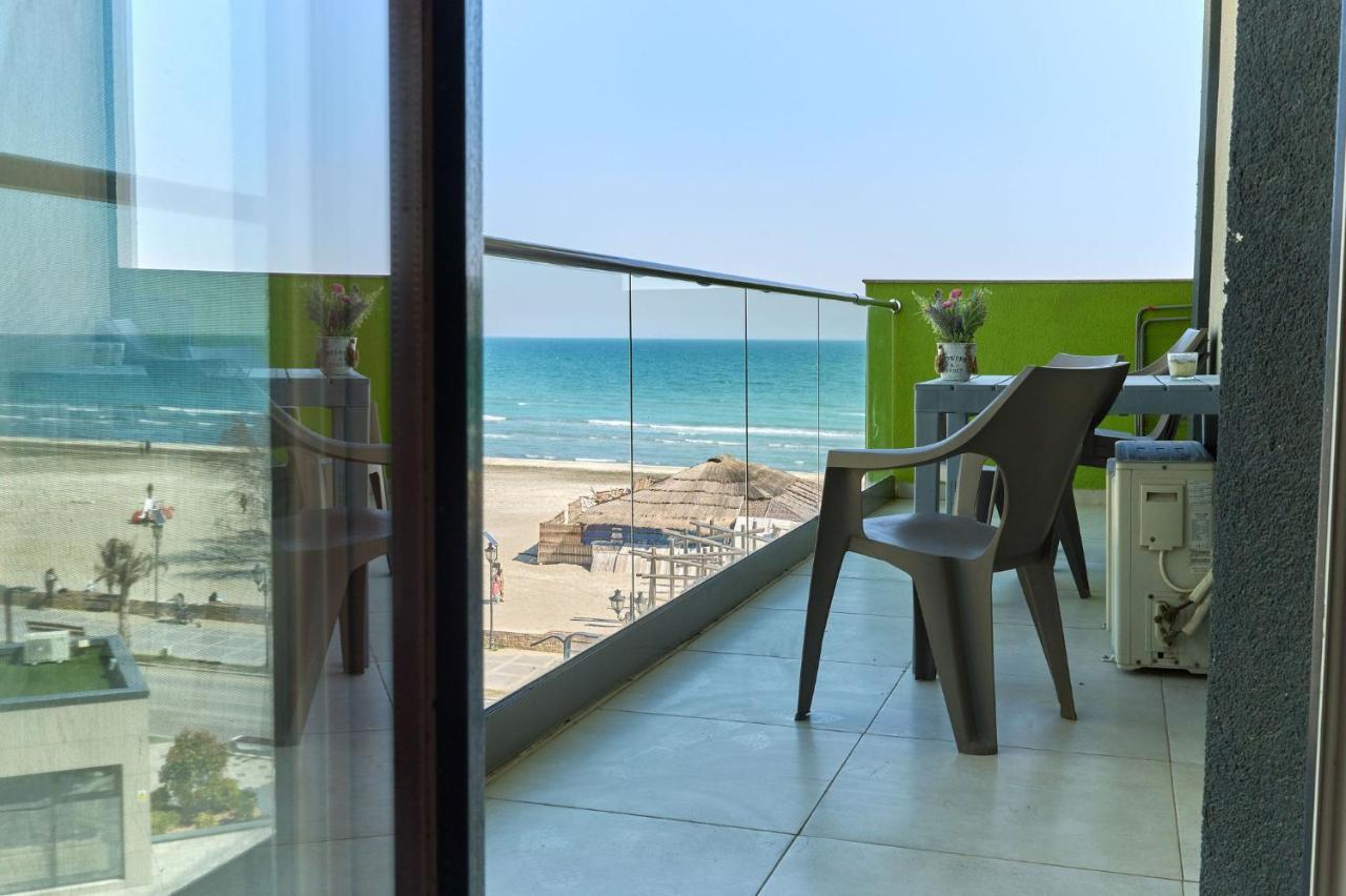 Glamour Red Apartment 22 In Spa Pool Resort Mamaia Buitenkant foto