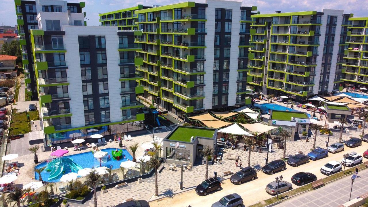Glamour Red Apartment 22 In Spa Pool Resort Mamaia Buitenkant foto