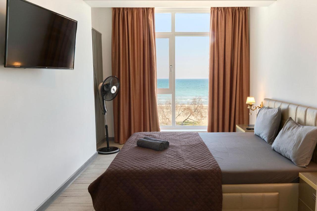 Glamour Red Apartment 22 In Spa Pool Resort Mamaia Buitenkant foto
